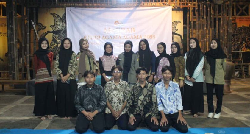 Mahasiswa Studi Agama-Agama Selenggarakan Malam Keakraban untuk Mempererat Kebersamaan